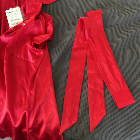 Bebe Silk top. Size XS - Picture 6 of 6